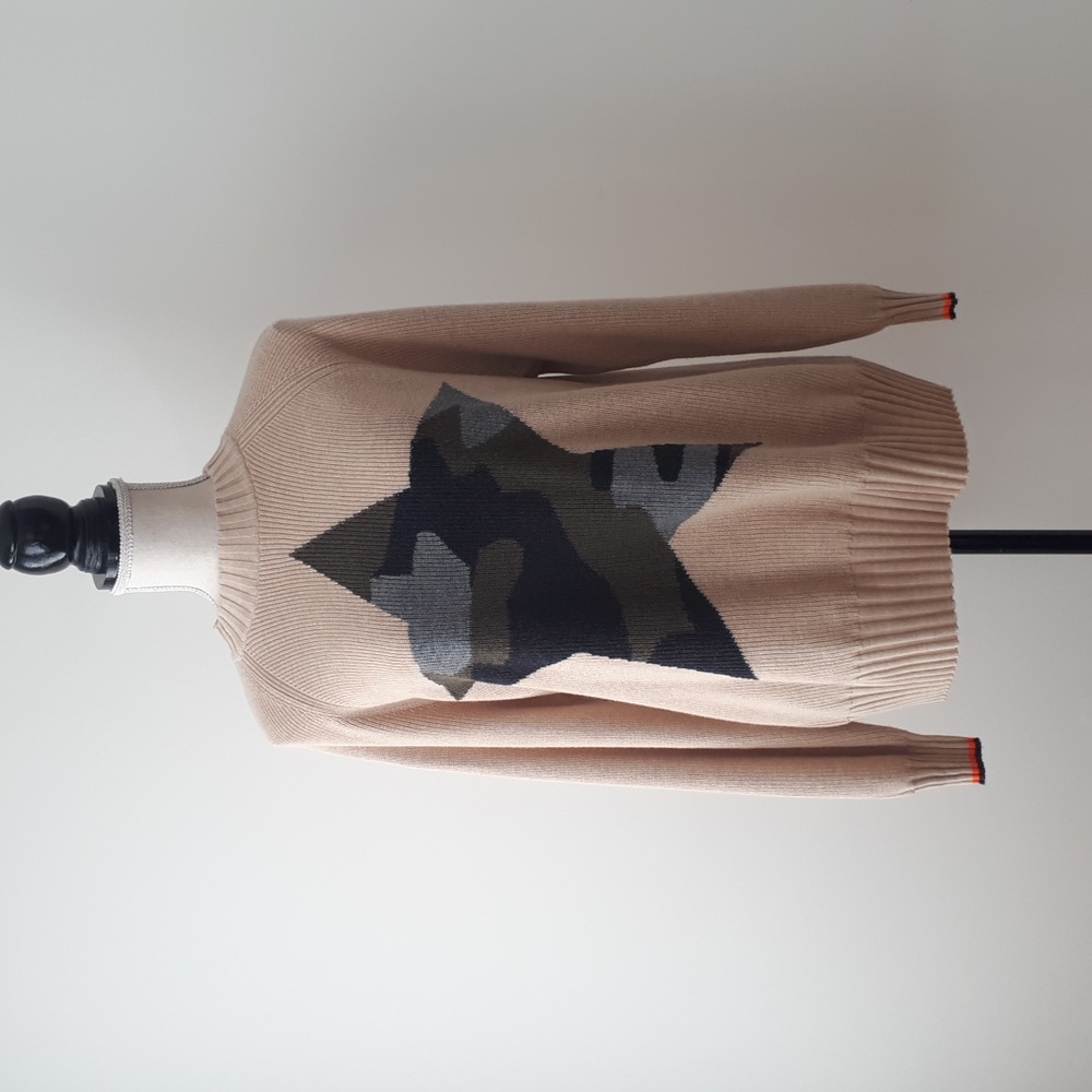 Brodie Cashmere Tan Sweater with Camouflage Star